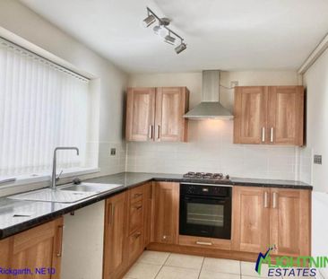 2 bedroom semi-detached house to rent - Photo 3