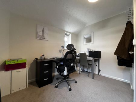 3 bedroom semi-detached house to rent - Photo 3