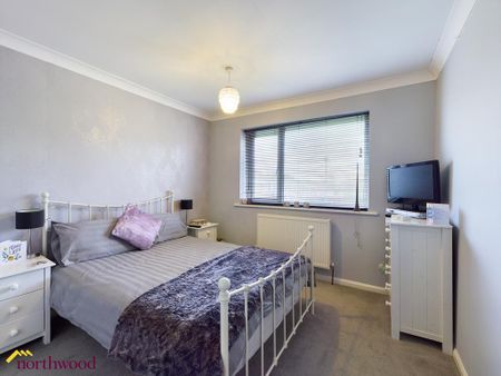 3 bedroom semi-detached house to rent - Photo 5