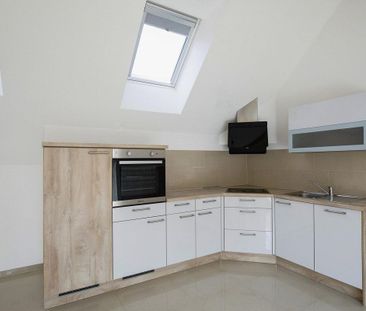 Bright 2.5-room apartment with balcony - Photo 2