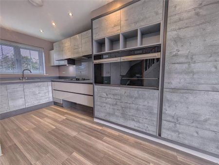 3 bedroom semi-detached house to rent - Photo 4