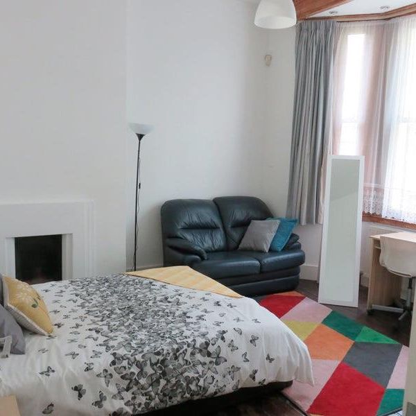 Room in a Shared Flat, Kirkdale, SE26 - Photo 1