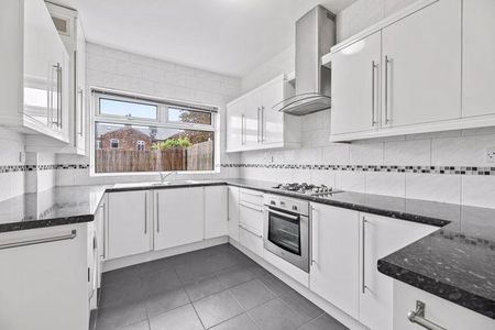 2 bedroom terraced house to rent - Photo 2