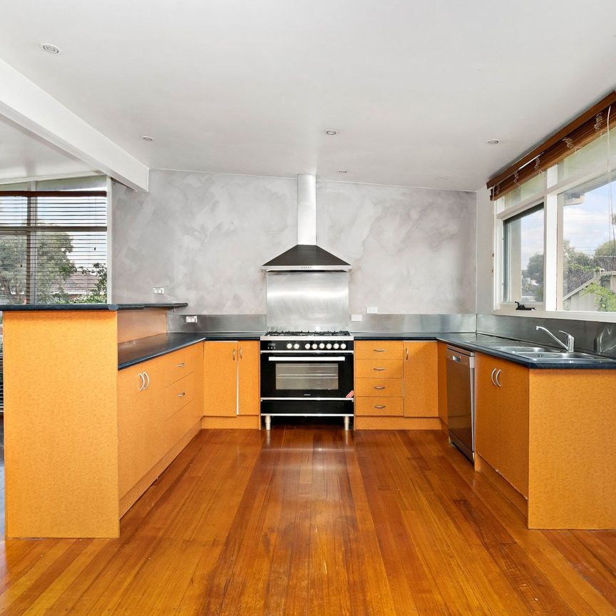 24 Sterling Drive, Keilor East VIC 3033 - Photo 1