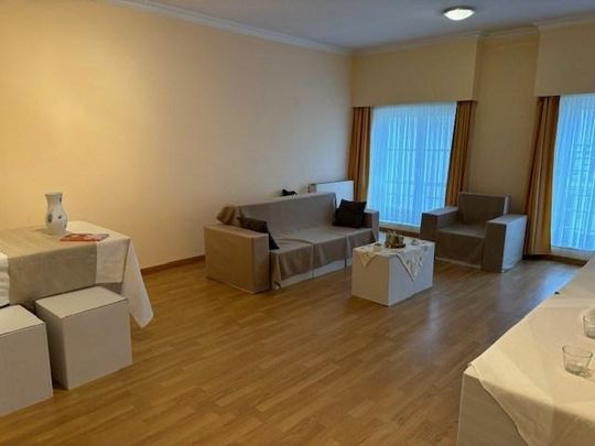 Service-appartement in centrum Brugge, met zicht op prachtige tuin - Photo 1