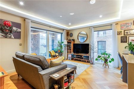 A stunning second-floor, two-bedroom apartment in Hudson Quarter, boasting stunning views of the city walls, a private balcony, parking and exceptional city-centre convenience near the railway station. - Photo 3