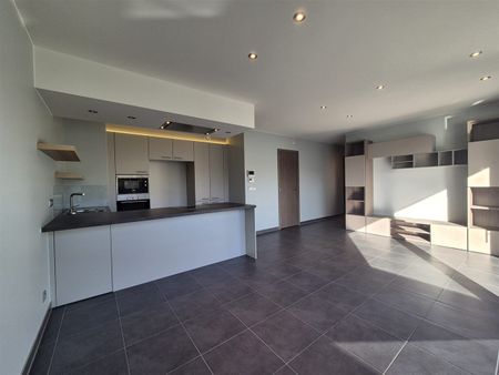 Rijkelijk uitgerust appartement met 2 slaapkamers en terras - Foto 2