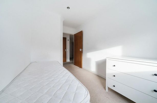 2 Bed Flat, Great Knollys Street, RG1 - Photo 1