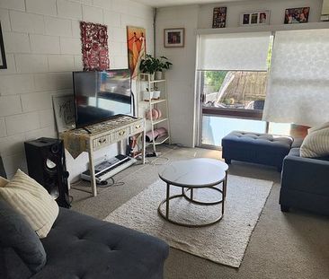Charming 2BR Unit in Hamilton East - Photo 5