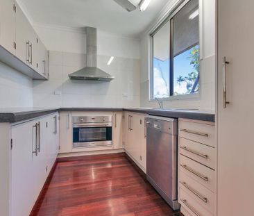 Classic Darwin Elevated House - Photo 6