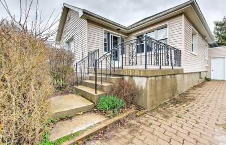 For Lease - 161 South Street, Goderich, Ontario - Photo 2