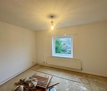 2 bedroom end of terrace house to rent - Photo 2