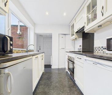 3 bedroom apartment to rent - Photo 5