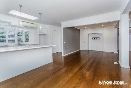10 Kalonga Road, BALWYN NORTH - Photo 3