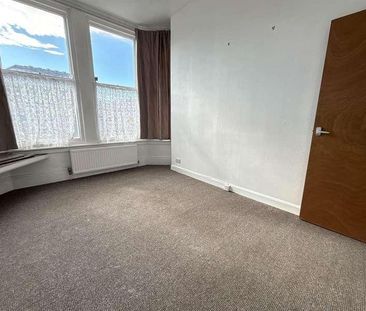Flat, West Street, Scarborough, YO11 - Photo 3