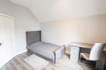 3 bedroom semi-detached house to rent - Photo 5