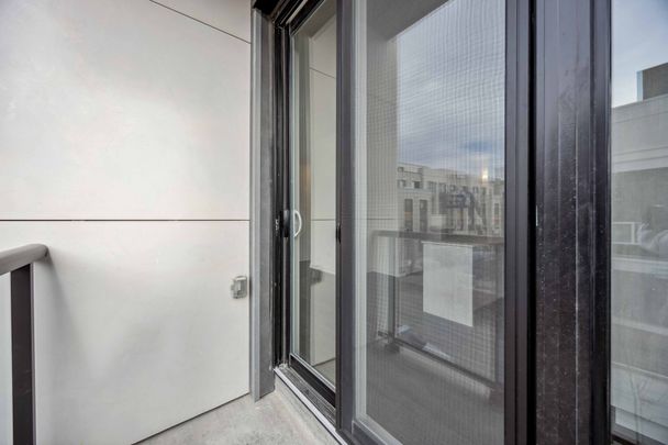 For Lease - 8 David Eyer Road Unit# 1215, Richmond Hill, Ontario - Photo 1