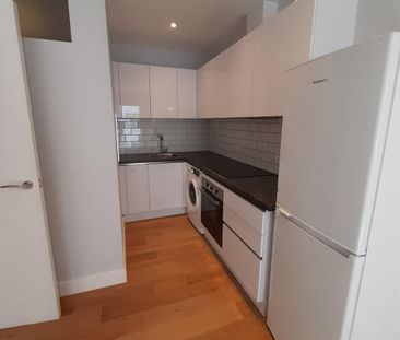 1 Bed Flat, Down Place, W6 - Photo 1