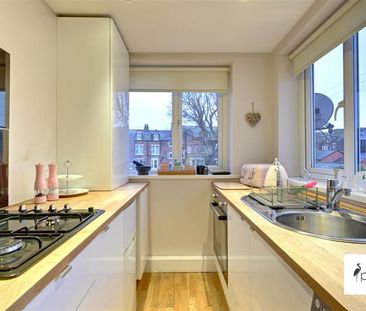 3 bedroom flat to rent - Photo 6