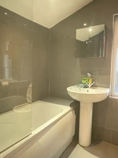 2 bedroom semi-detached house to rent - Photo 5