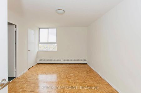 6200 Bathurst Street #1004 - Photo 5