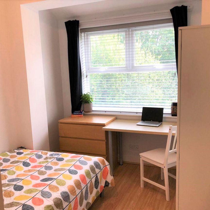 6 bedroom house to rent Brailsford Road, Manchester, Greater Manchester, M14 - Photo 1