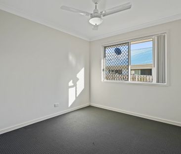 MODERN HOME WITH MEDIA ROOM IN QUIET CUL-DE-SAC - Photo 3