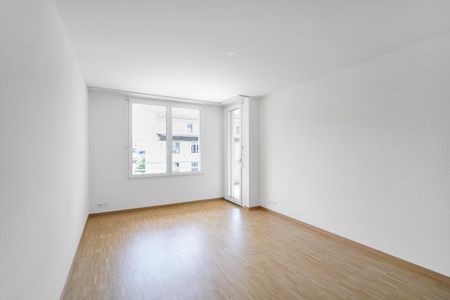 "Wohnen auf 2 Etagen in Allschwil" - Photo 2