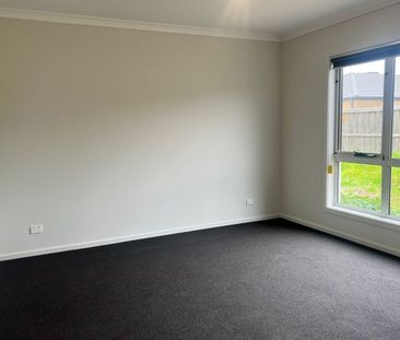 Magnificent Living Spaces, Luxurious Amenities, Unmatched Elegance! - Photo 6