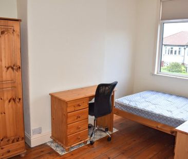 6 bedroom terraced house to rent - Photo 4