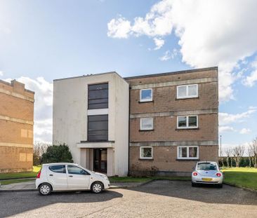 3 bedroom flat to rent - Photo 2