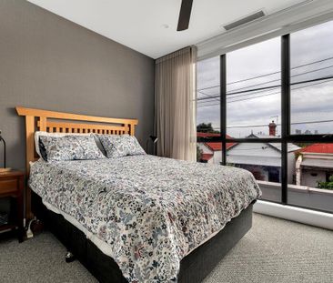5 Bezzell Street, Brunswick VIC 3056 - House For Rent | Domain - Photo 3