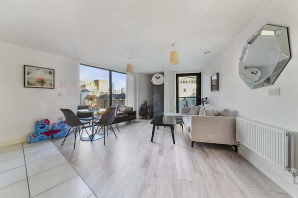 3 bedroom apartment to rent - Photo 1