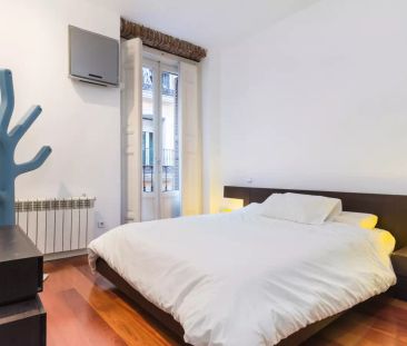 2-bedroom apartment for rent in Madrid - Photo 2