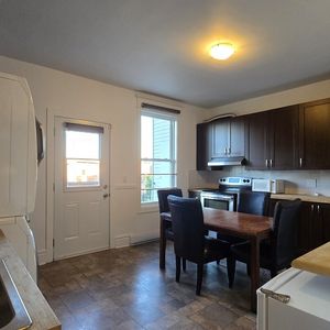 5 1/2 Appartement De 3 Chambres Et 1 SDB - Photo 2