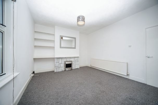 2 bedroom apartment to rent Waterloo Road, Bedford, MK40 - Photo 1