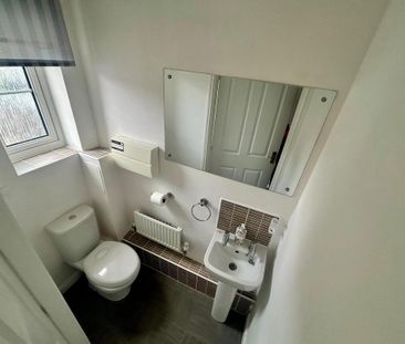 2 bedroom semi-detached house to rent - Photo 5