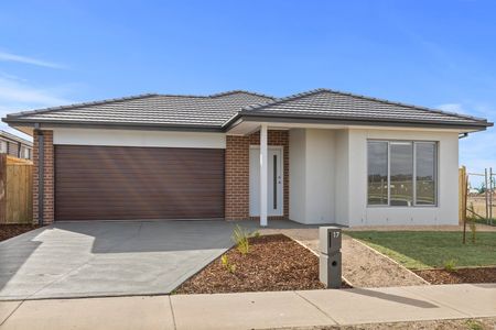 17 Stevie Road, Sunbury VIC 3429 - Photo 5