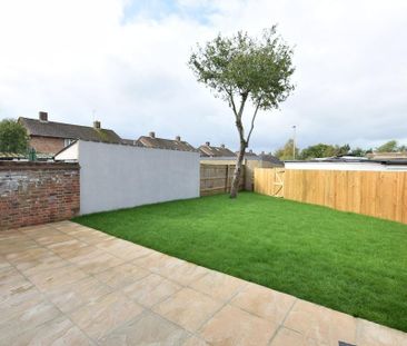 4 bedroom semi-detached house to rent - Photo 4