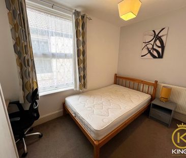 4 bedroom terraced house to rent - Photo 3