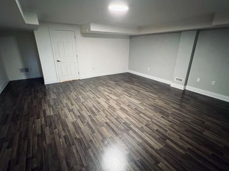 For Lease - 72 Causland Lane, Richmond Hill, Ontario - Photo 4