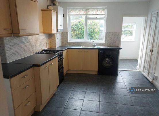 2 bedroom terraced house to rent - Photo 1