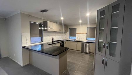 Four Bedroom Home in Whalers Gate - Photo 4