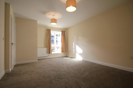 3 bedroom semi-detached house to rent - Photo 2