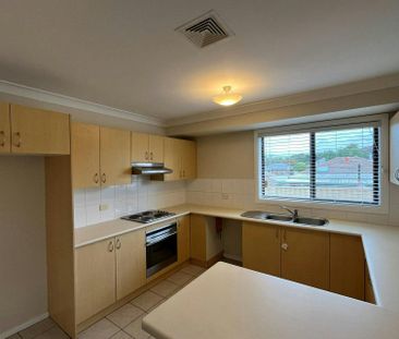 Well Presented Two Bedroom Townhouse! - Photo 2