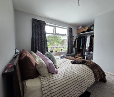 Cosy 3BR Home with Large Backyard - Photo 4