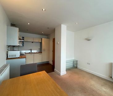1 Bed Flat, Adriatic Apartments, E16 - Photo 3
