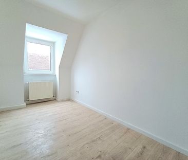 Gemütliche Dachgeschoss Wohnung - Photo 2