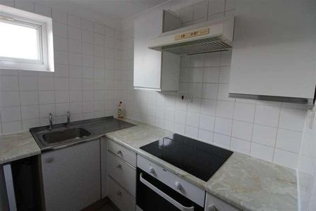 Manor Park Hous, Bullar Road, Southampton, SO18 - Photo 3