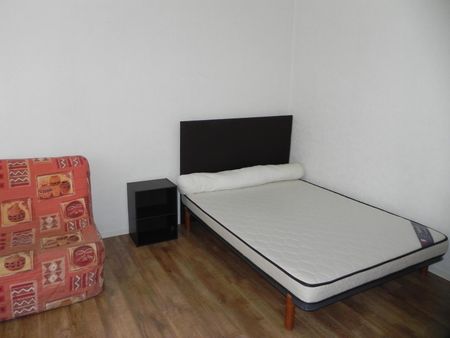 Location Appartement 2 pièces 30m² MILLAU 12100 - Photo 3